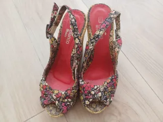 Sandalias cuña altas