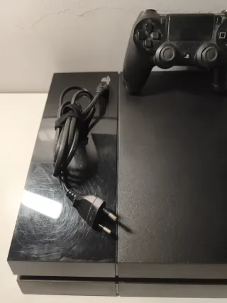 Consola Playstation 4 Negra