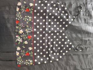 Top negro lunares con flores
