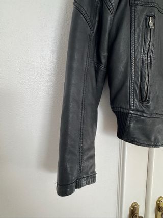 Chaqueta de piel negra Sonny bono