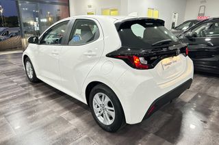 TOYOTA Yaris 1.5 120H Business Plus