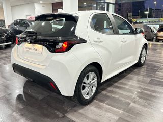 TOYOTA Yaris 1.5 120H Business Plus