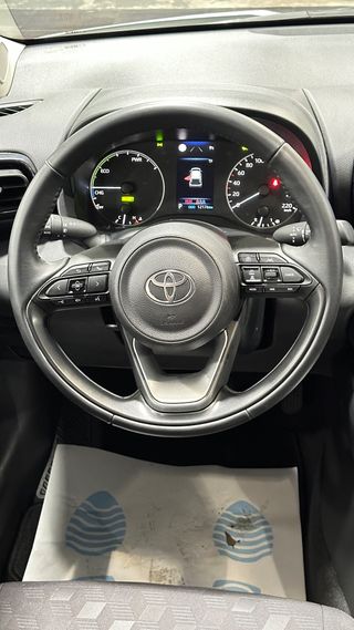 TOYOTA Yaris 1.5 120H Business Plus