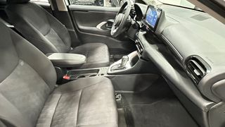 TOYOTA Yaris 1.5 120H Business Plus
