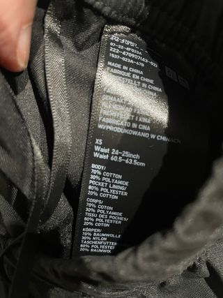 Falda midi Uniqlo negra