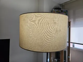 Lámpara de pie con usb