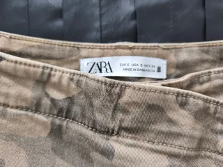 Falda/Short Camuflaje de Zara