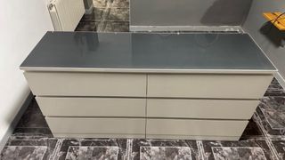 Cómoda Malm Ikea muy cuidada