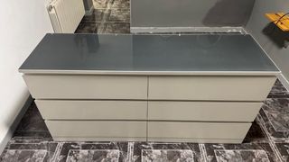 Cómoda Malm Ikea muy cuidada