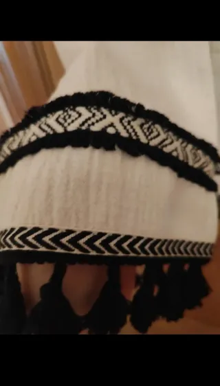 Kimono Zara beige con detalles negros