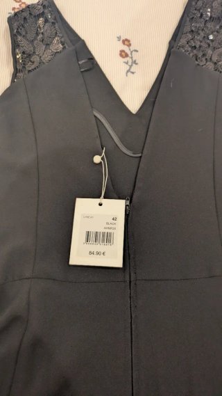 Vestido de fiesta negro con lentejuelas