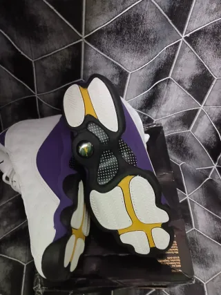 Jordan 13 Bianche Viola