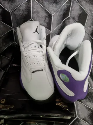 Jordan 13 Bianche Viola