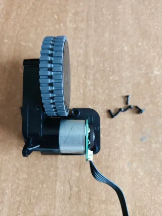 RUEDA IZQUIERDA L CONGA 1090 1700 1990 990vital