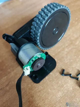 RUEDA IZQUIERDA L CONGA 1090 1700 1990 990vital