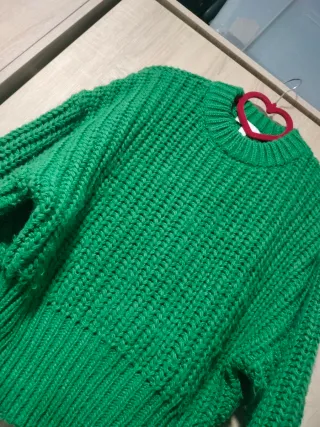 Jersey verde punto oversize cortito manga larga