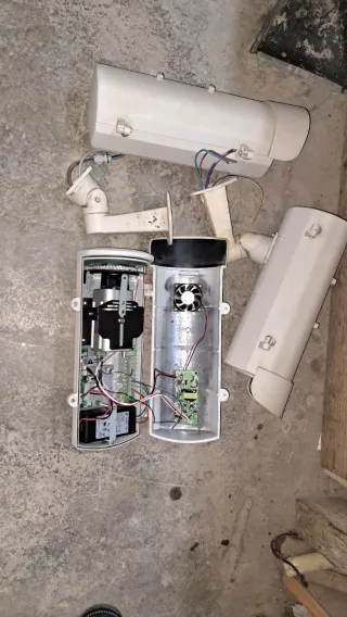 4 Cámaras IP PoE Carcasa 230V