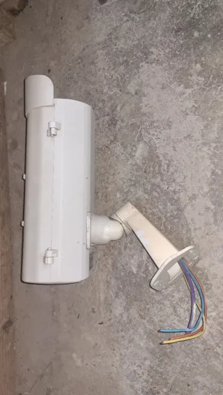 4 Cámaras IP PoE Carcasa 230V