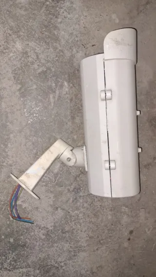4 Cámaras IP PoE Carcasa 230V