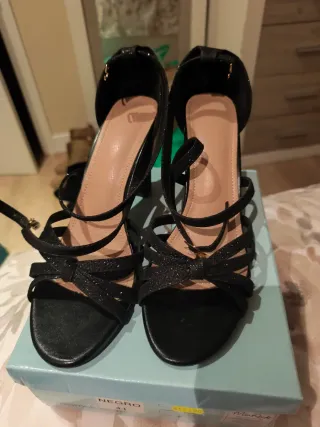 Zapatos de tacón MiaRock negros talla 41 un uso