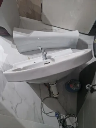 Lavabo de porcelana blanco