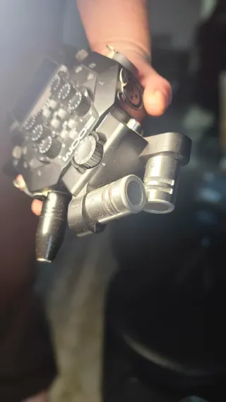 Grabadora Zoom H8 (8 pistas)