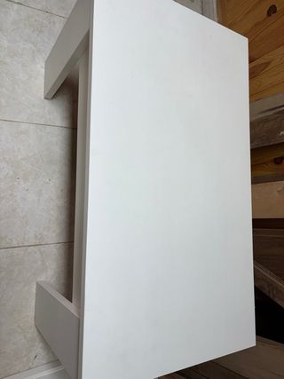 Mesa baja salón madera blanca elevable