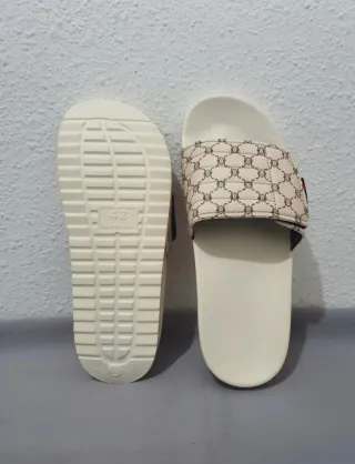 Sandalias para hombre beige y blanco