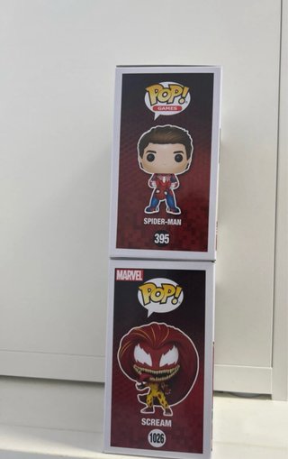 Funko Pop Spider-Man 395 y Scream 1026