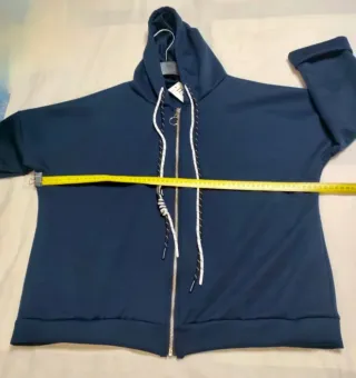 Chaqueta azul entretiempo con capucha