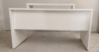 Mesa de oficina blanca