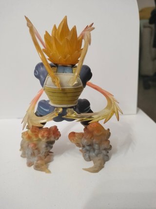 Figura Vegeta. SIN CAJA