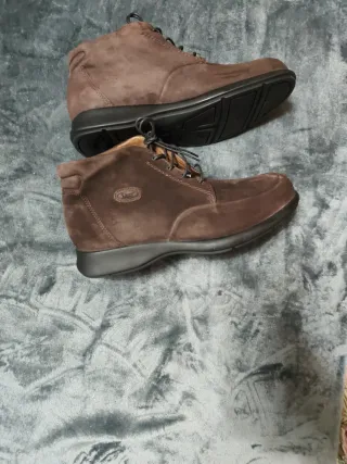 Zapatos de ante marrones