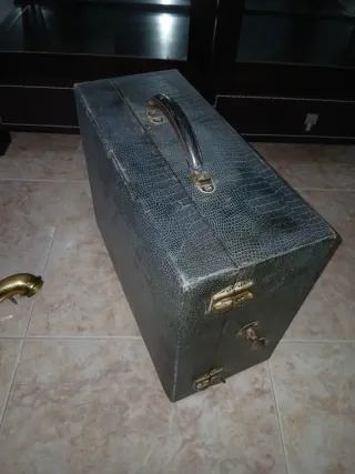Gramófono de Maleta Columbia modelo N°113A