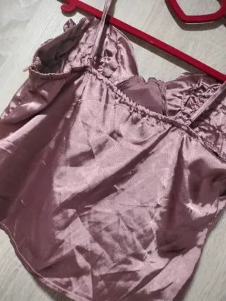 Top lencero con volantes rosa