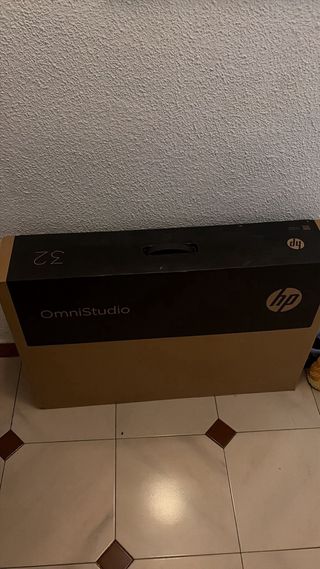 HP OmniStudio X 32 All-in-One