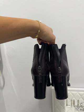 Stivali ankle boots marrone taglia EUR 38 di Zara