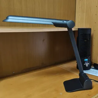 Lámpara de escritorio moderna