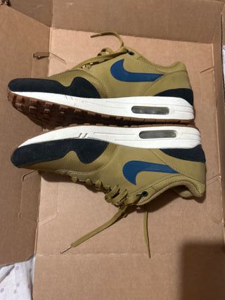 Zapatillas Nike Air Max 1 Doradas y Azules