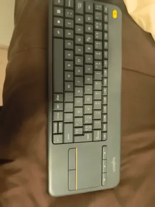 Teclado Logitech Inalámbrico con Touchpad