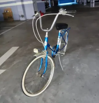 Bicicleta  BH azul