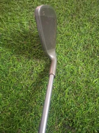 Hierro 5 Golf Ping grafito zurdos