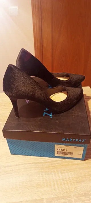 Zapatos  - beige con detalle dorado - negro de fie