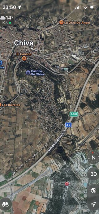 Terreno rustico, secano. No hay agua, no hay luz.