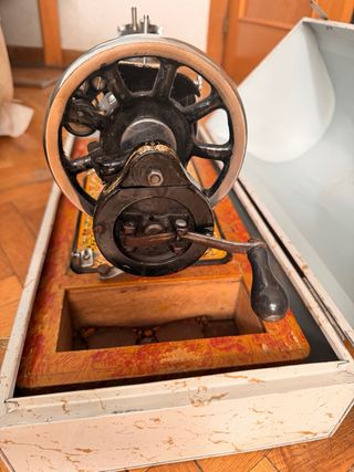 Máquina de coser antigua