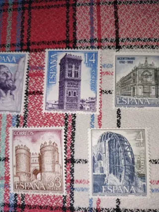 Lote 5 sellos España 1982 Monumentos