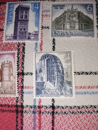 Lote 5 sellos España 1982 Monumentos
