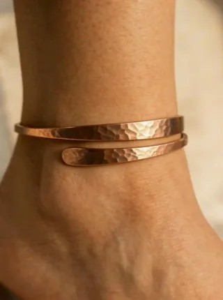 Pulsera cobre martillado ajustable