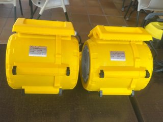 Secador de suelo amarillo
