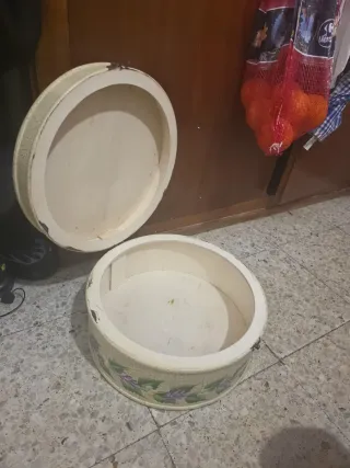 Caja redonda decorada floral sombrero